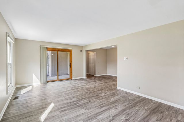 1760 BRISTOL Walk B, Hoffman Estates, IL 60169