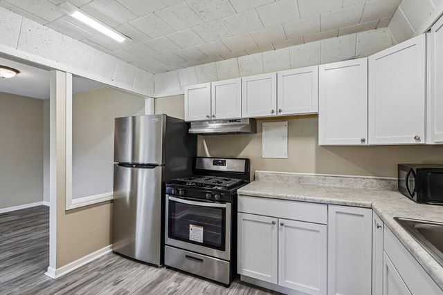 1760 BRISTOL Walk B, Hoffman Estates, IL 60169