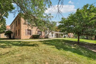 1760 BRISTOL Walk B, Hoffman Estates, IL 60169