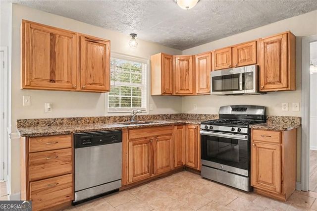 175 Woodsong Drive, Fayetteville, GA 30214