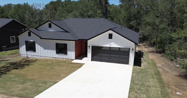 108 Hilea CT, Bastrop, TX 78602