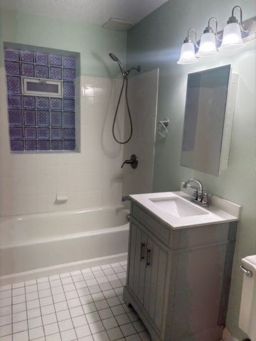 7811 S Euclid Avenue 1, Chicago, IL 60649