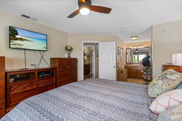 2760 Puu Hoolai St, Kihei, HI 96753