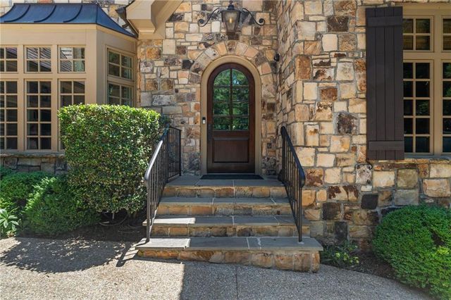 355 Pine Tree Drive NE, Atlanta, GA 30305