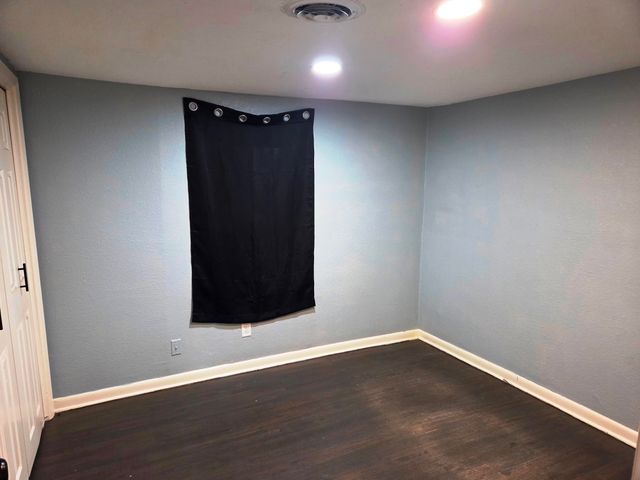 918 S Sedgwick, Wichita, KS 67213
