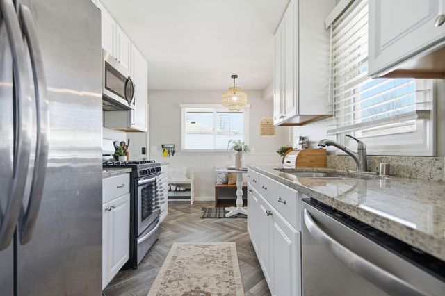 6430 Perry Avenue N, Brooklyn Center, MN 55429