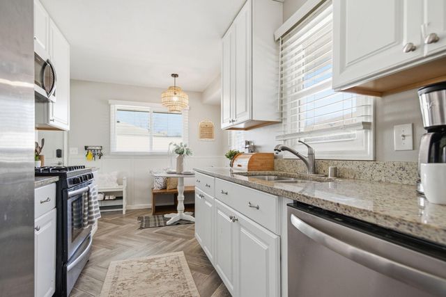 6430 Perry Avenue N, Brooklyn Center, MN 55429