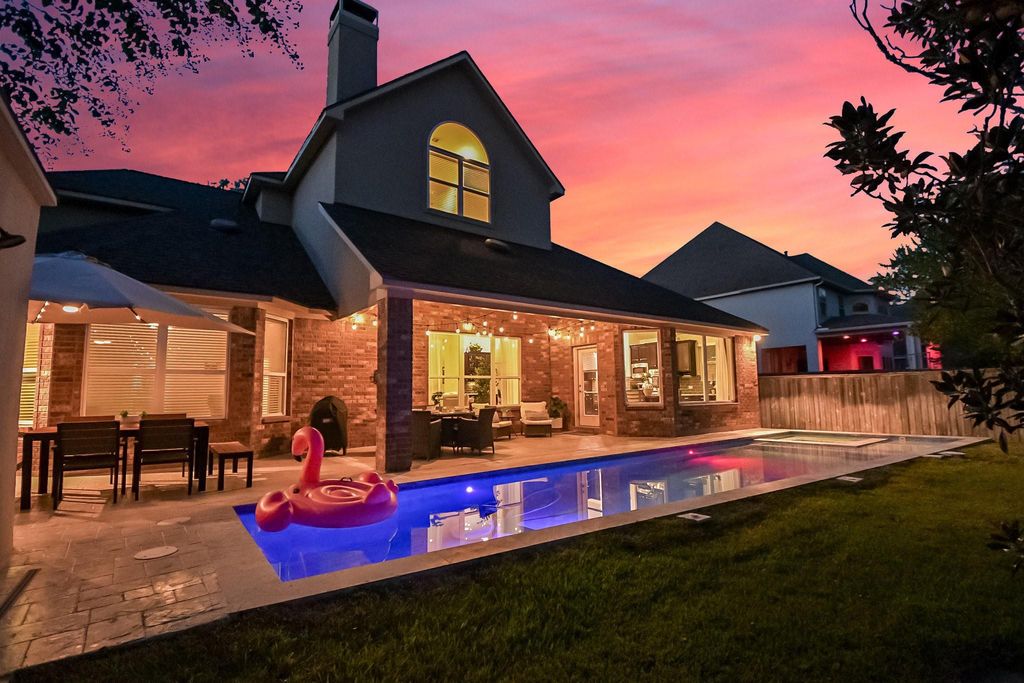 66 N Swanwick Place, Tomball, TX 77375