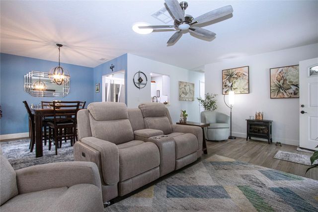 505 FINSBURY CIRCLE A, Sun City Center, FL 33573