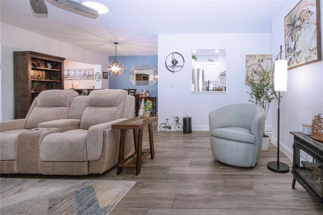 505 FINSBURY CIRCLE A, Sun City Center, FL 33573