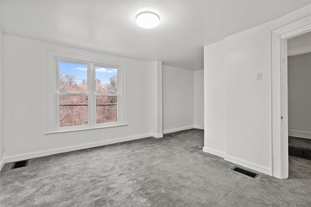 4022 Oswald St, Brighton Heights, PA 15212