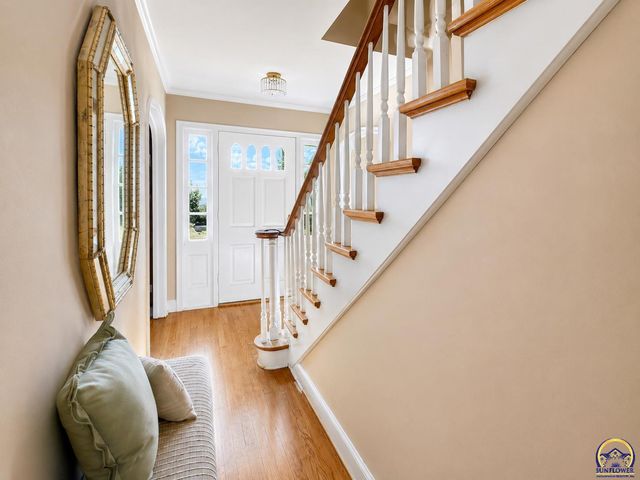 1811 SW Oakley AVE, Topeka, KS 66604