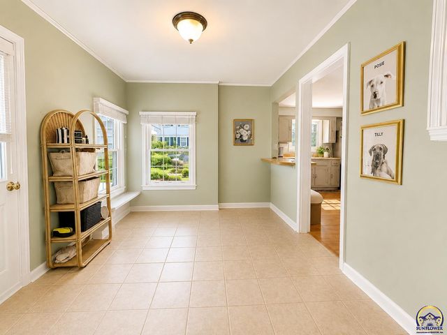 1811 SW Oakley AVE, Topeka, KS 66604