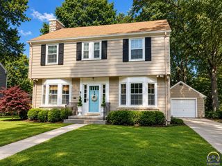 1811 SW Oakley AVE, Topeka, KS 66604