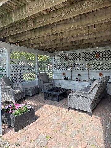8591 Crow Road, Litchfield, OH 44253