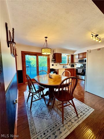 8591 Crow Road, Litchfield, OH 44253