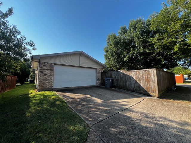 9325 County View Road, Dallas, TX 75249