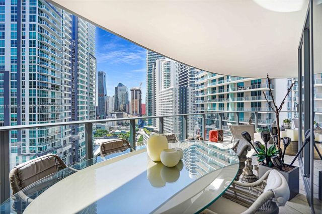 1000 Brickell Plz 1902, Miami, FL 33131