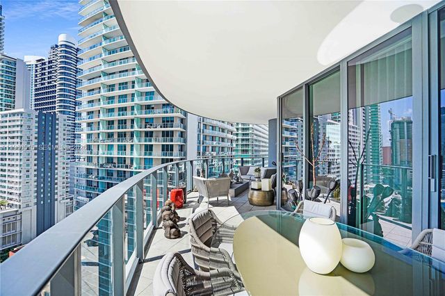 1000 Brickell Plz 1902, Miami, FL 33131