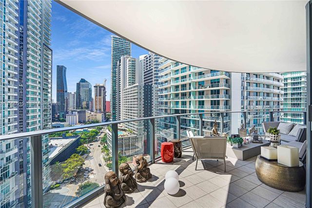 1000 Brickell Plz 1902, Miami, FL 33131