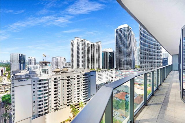 1000 Brickell Plz 1902, Miami, FL 33131