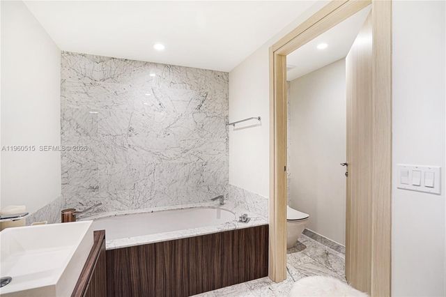 1000 Brickell Plz 1902, Miami, FL 33131