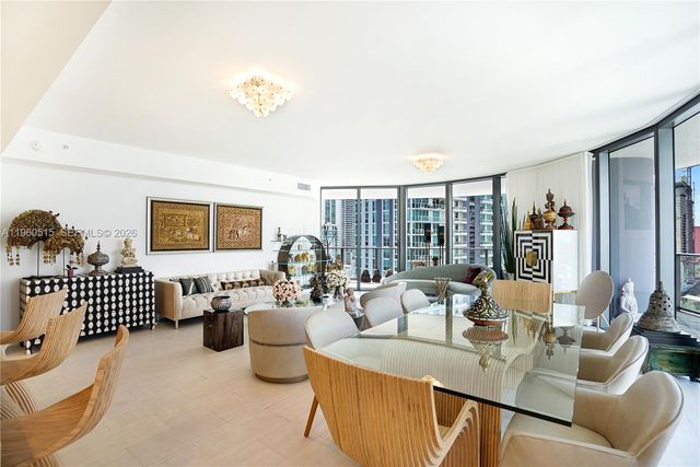 1000 Brickell Plz 1902, Miami, FL 33131