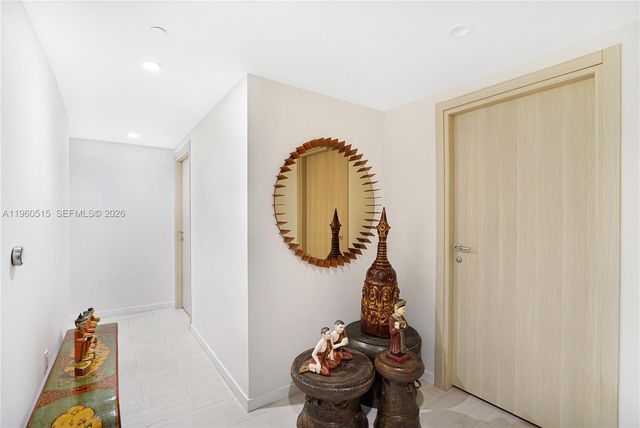 1000 Brickell Plz 1902, Miami, FL 33131