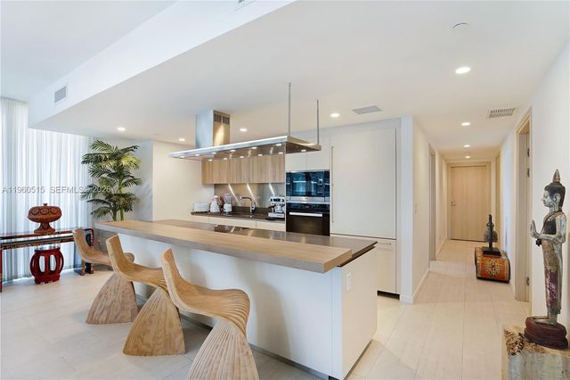 1000 Brickell Plz 1902, Miami, FL 33131