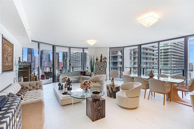 1000 Brickell Plz 1902, Miami, FL 33131