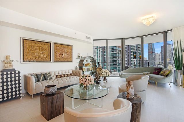 1000 Brickell Plz 1902, Miami, FL 33131