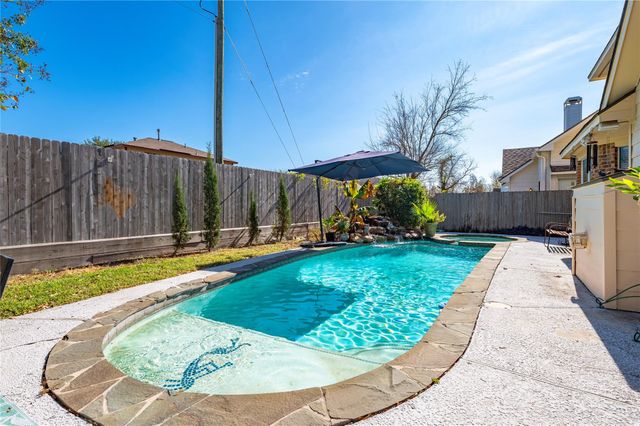 8530 Stone Village Lane, Houston, TX 77040