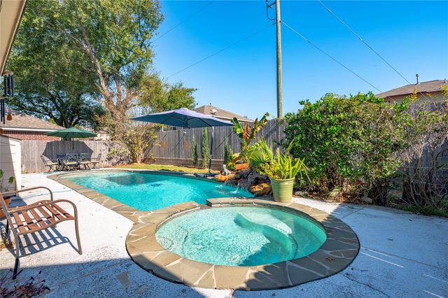 8530 Stone Village Lane, Houston, TX 77040