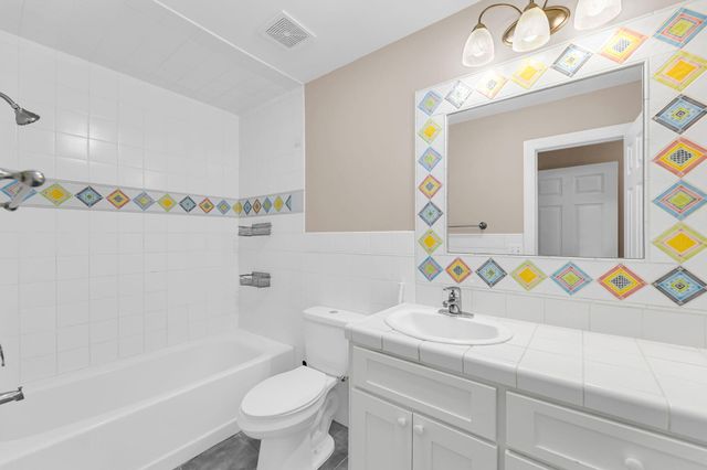 4220 Meadowbrook Court, North Charleston, SC 29420