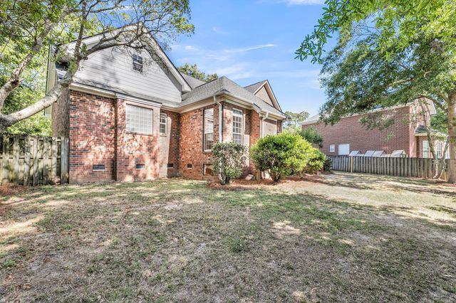 4220 Meadowbrook Court, North Charleston, SC 29420