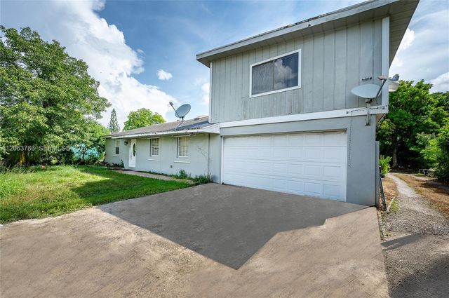 155 SW 16th Ter, Homestead, FL 33030