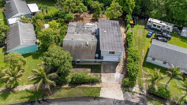 155 SW 16th Ter, Homestead, FL 33030