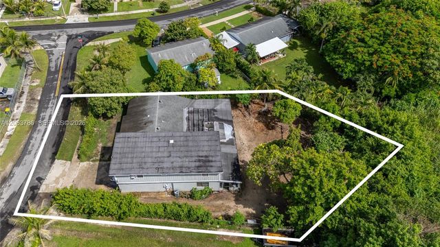 155 SW 16th Ter, Homestead, FL 33030