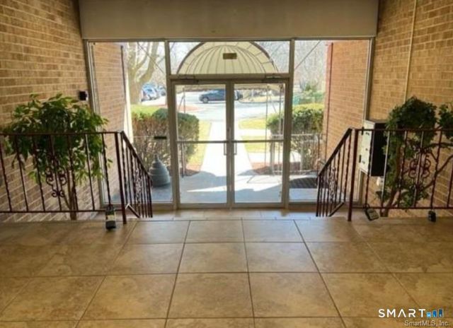 155 Bull Hill Lane APT 308, West Haven, CT 06516