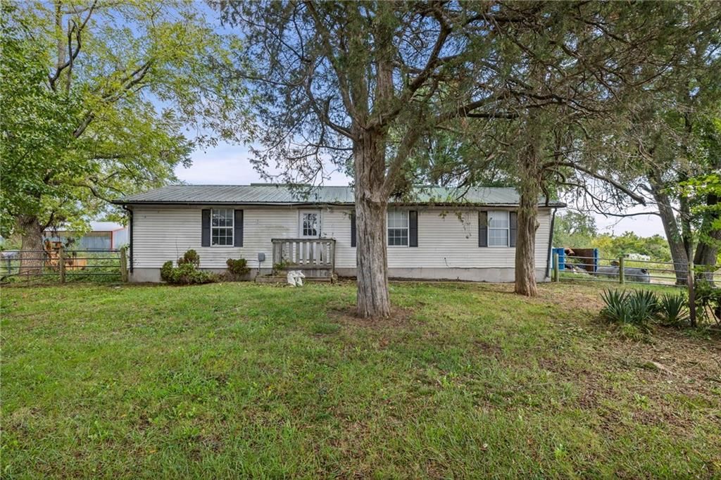 29655 Pleasant Valley Road, Paola, KS 66071