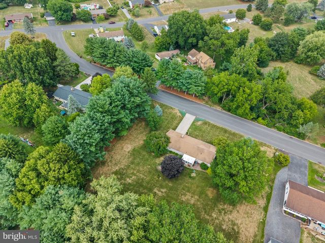 5 DIANNA DR, Annville, PA 17003