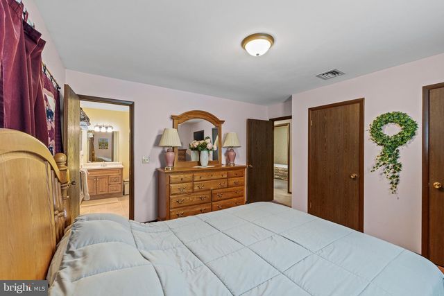 5 DIANNA DR, Annville, PA 17003