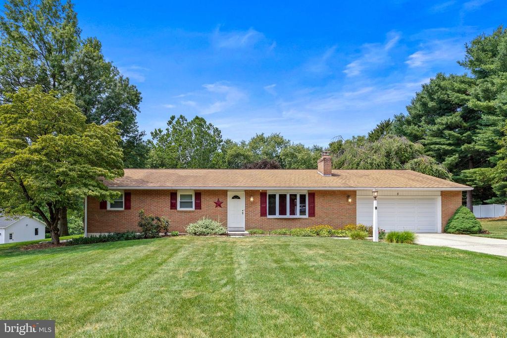 5 DIANNA DR, Annville, PA 17003