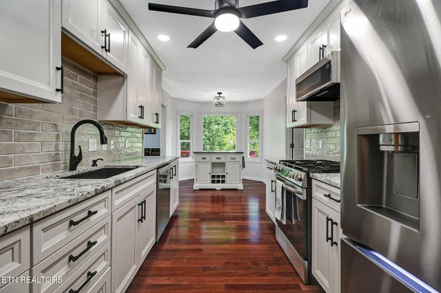 159 Ivy Brook Lane, Crossville, TN 38558