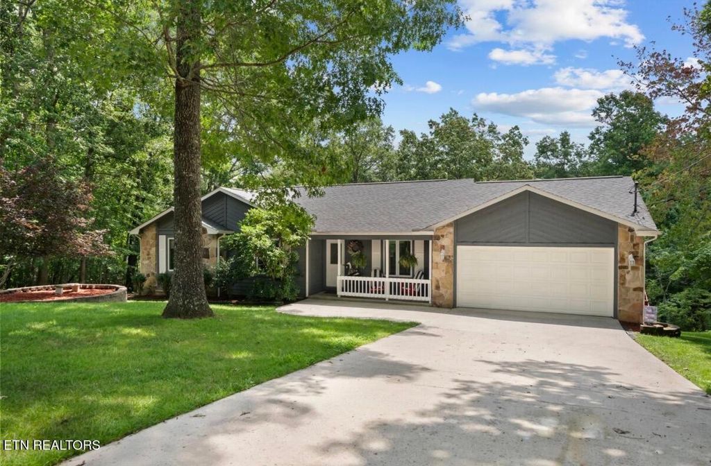 159 Ivy Brook Lane, Crossville, TN 38558