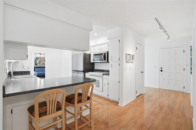 8040 TOWNE COURT, Orlando, FL 32818