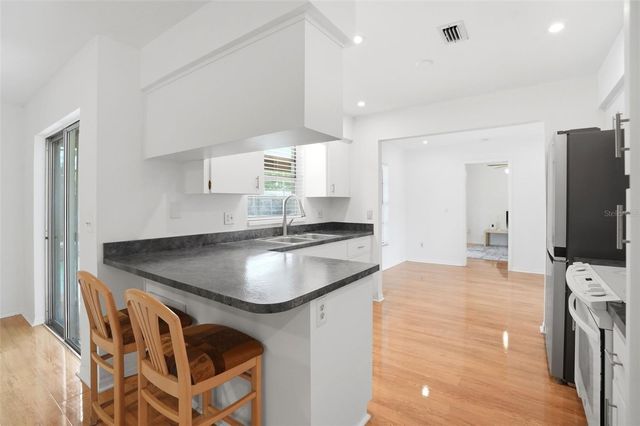 8040 TOWNE COURT, Orlando, FL 32818