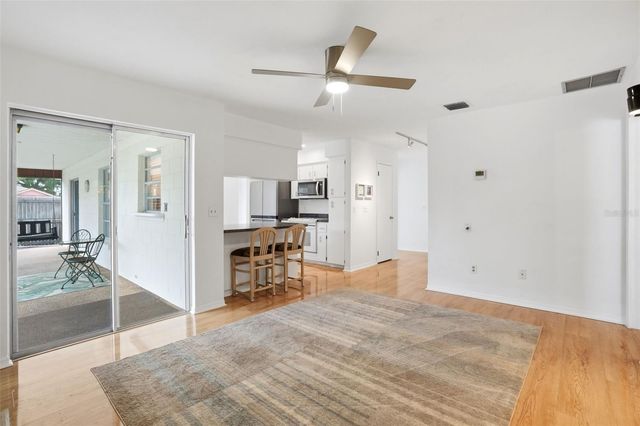 8040 TOWNE COURT, Orlando, FL 32818