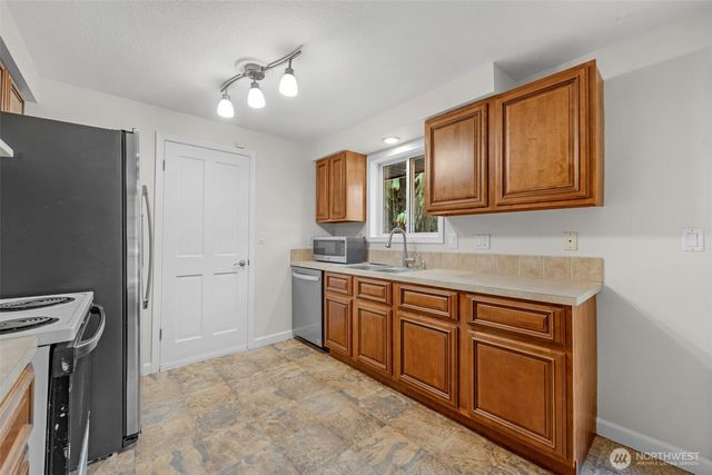 902 Peters Place, Everett, WA 98208