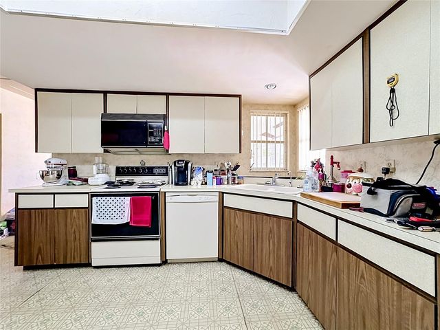 7401 13TH AVENUE W, Bradenton, FL 34209